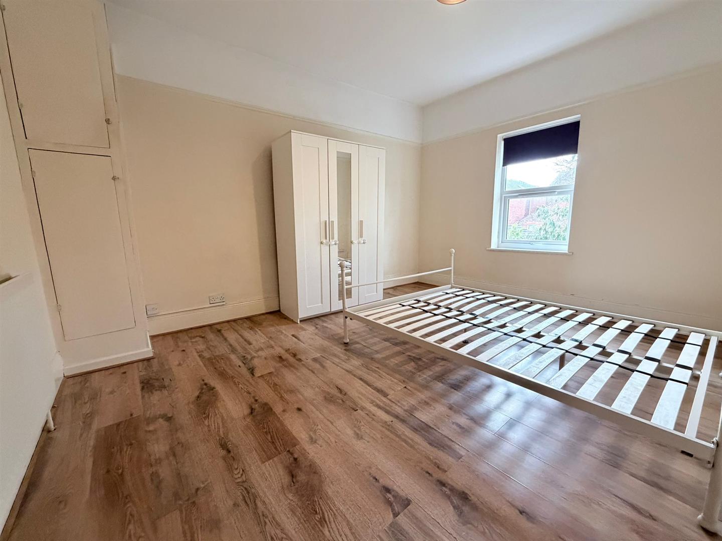 flat for rent victoria road north