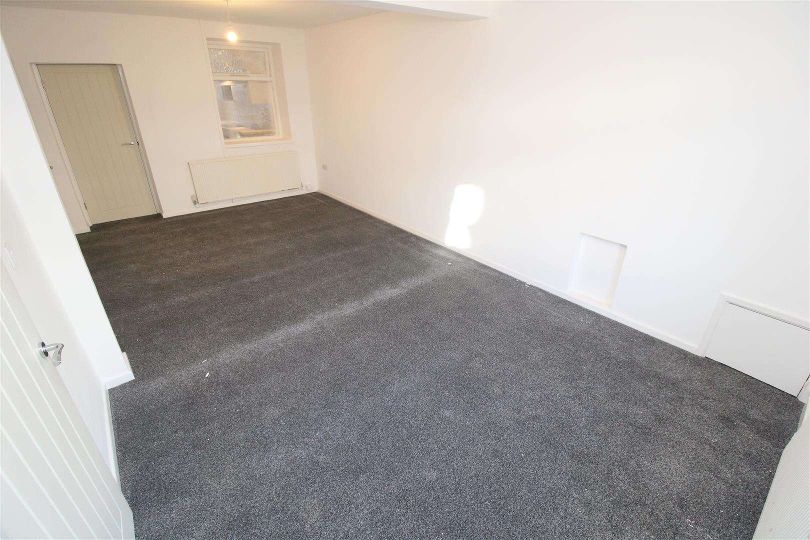 house - terraced for rent oxford street