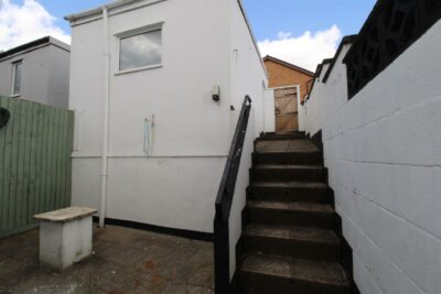 house for rent cemetery road