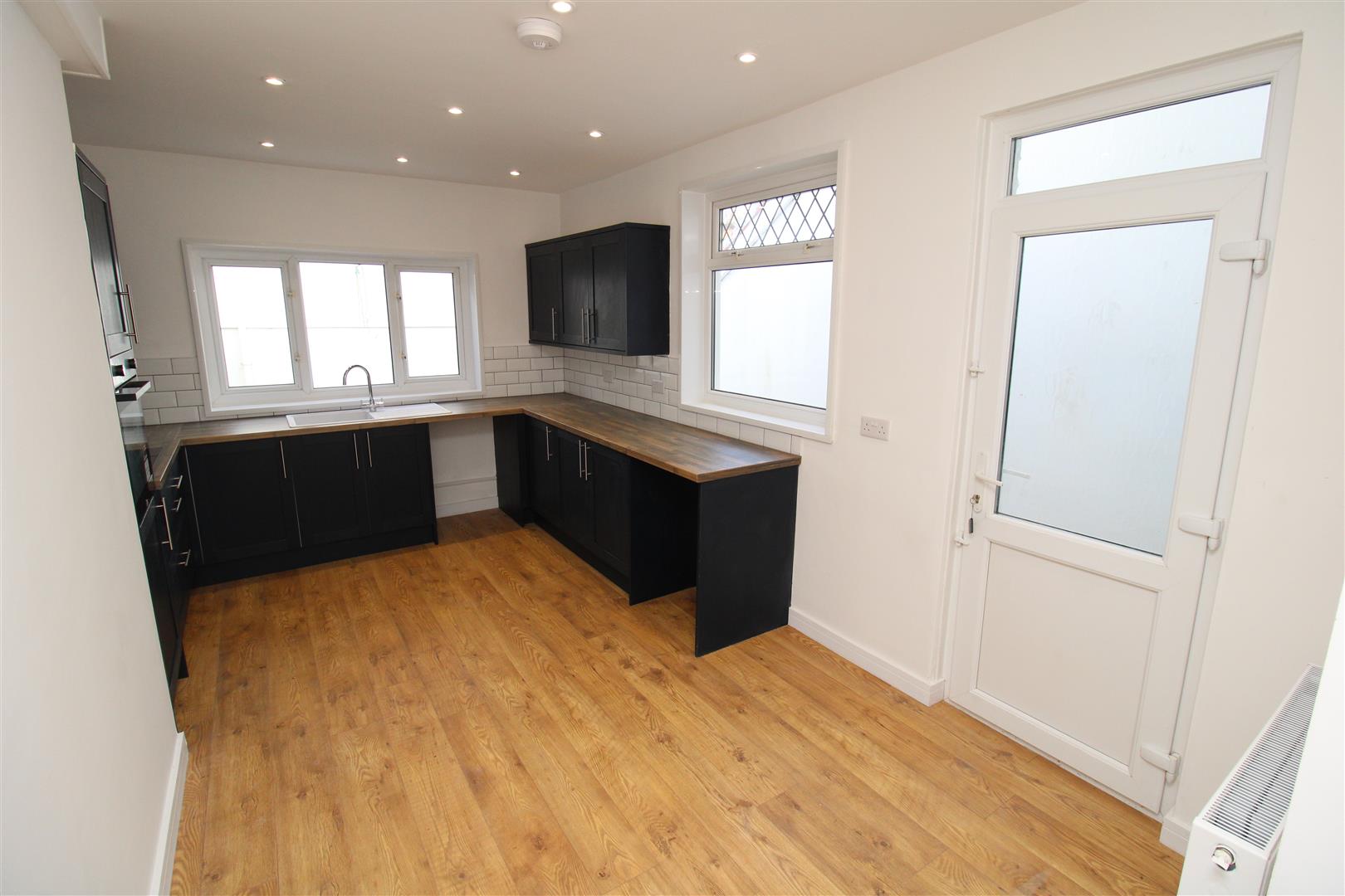 house for rent cemetery road