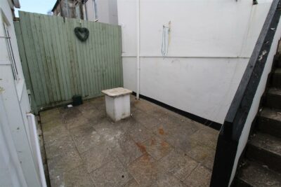 house for rent cemetery road