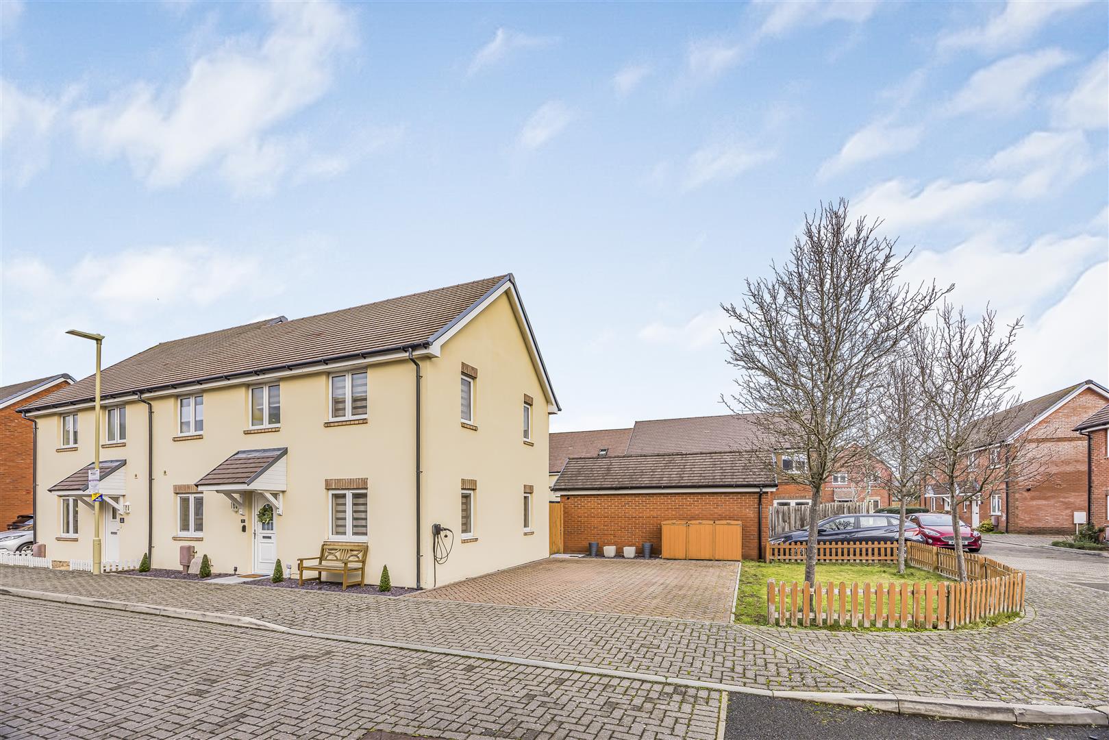 house - semi-detached for sale longcroft way