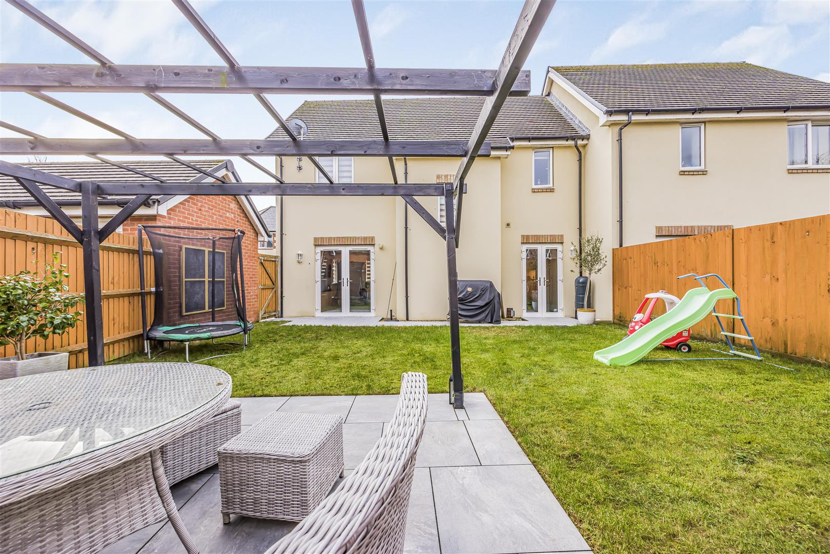 house - semi-detached for sale longcroft way