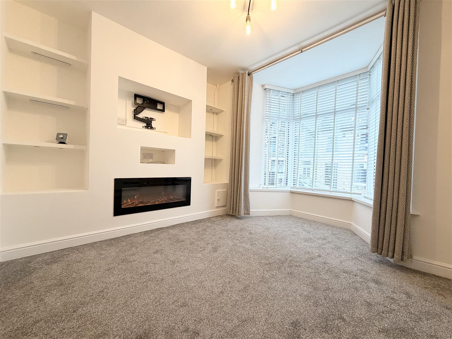 house - terraced for rent brynteg terrace