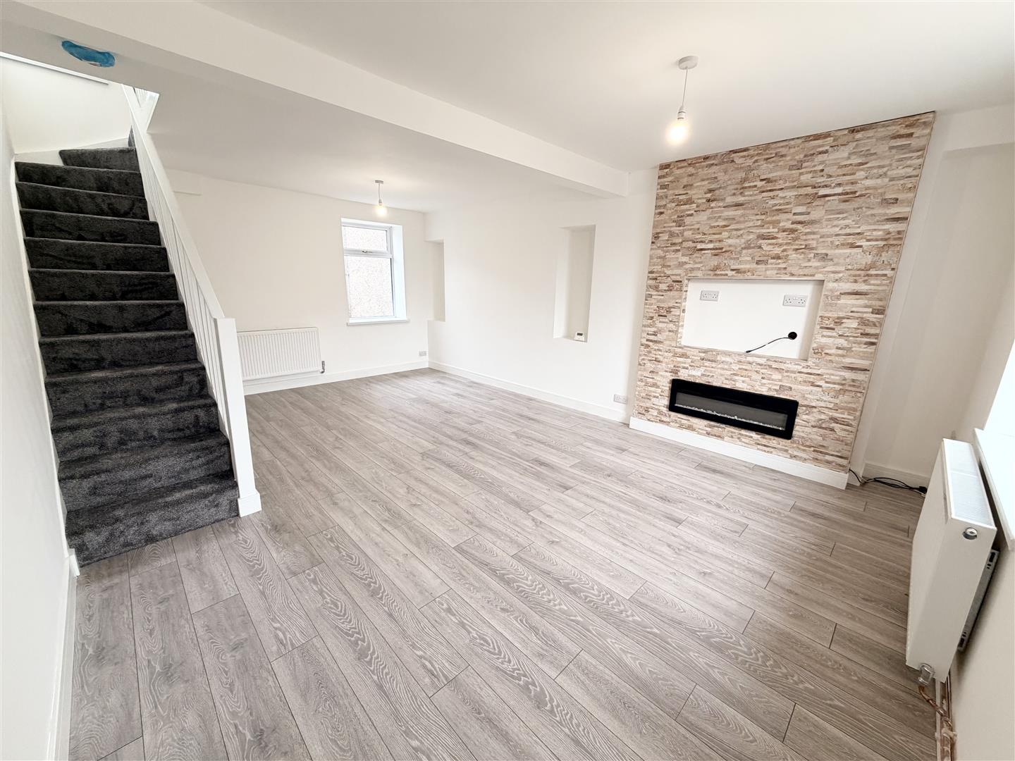 house - terraced for rent station terrace