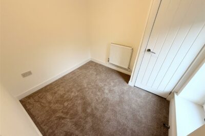 house - end terrace for rent shady road