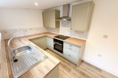 house - end terrace for rent shady road