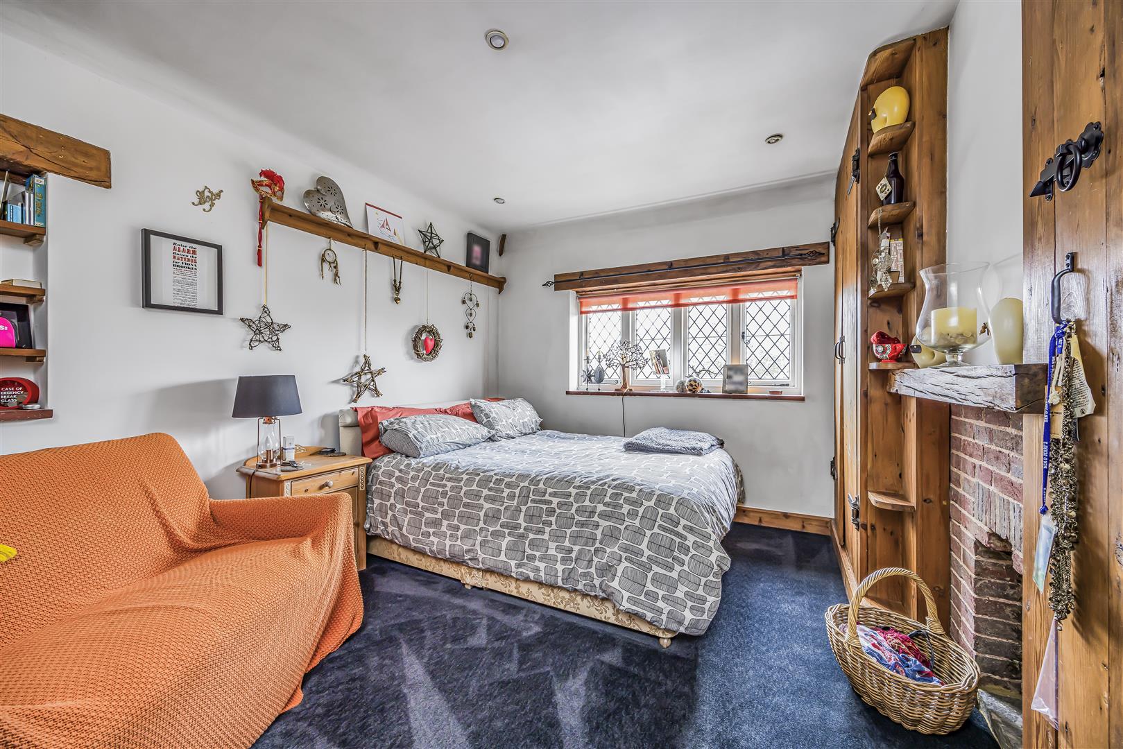 house - detached for sale billingshurst road