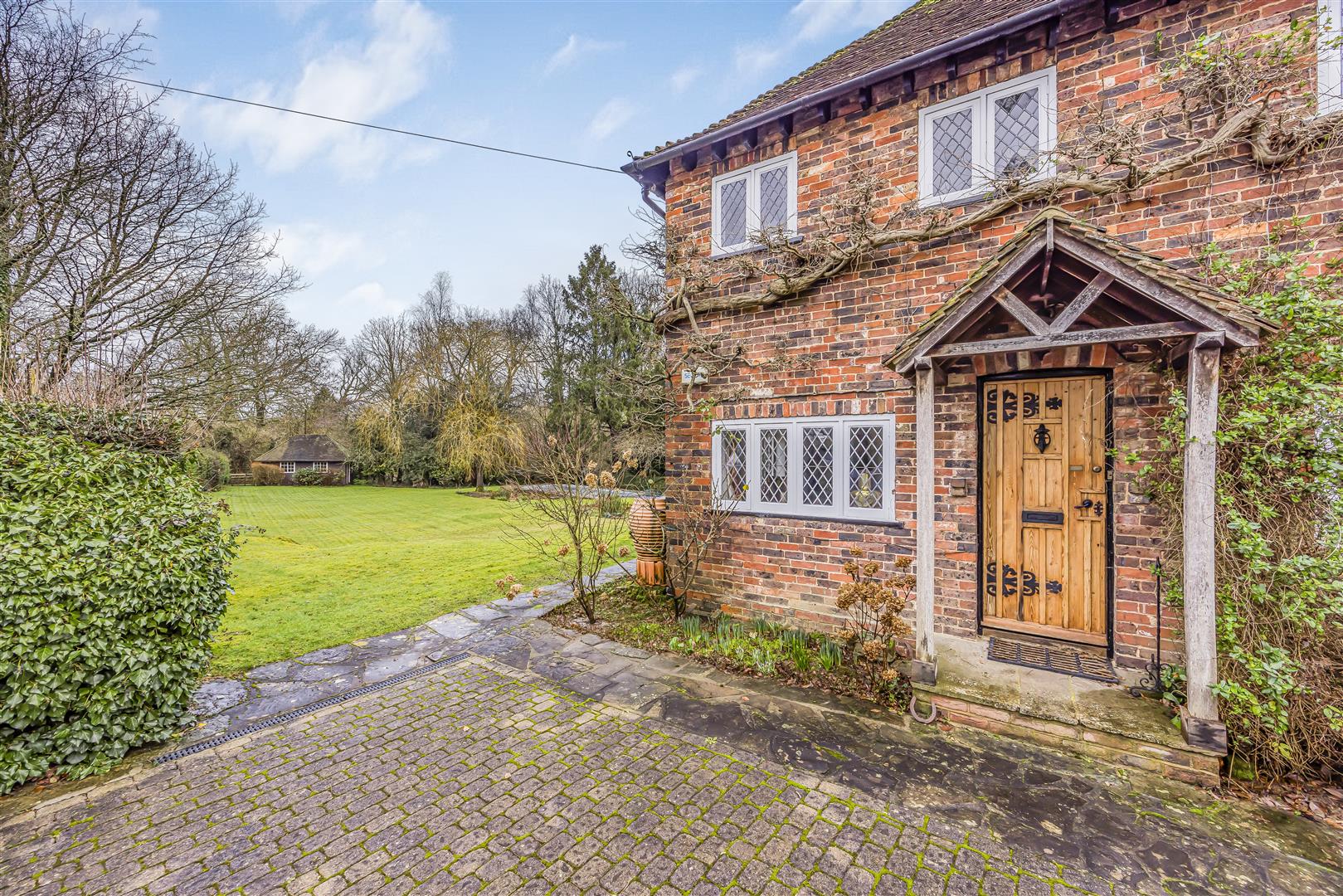 house - detached for sale billingshurst road
