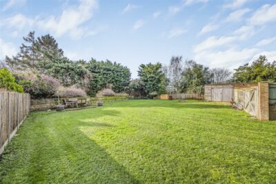 house - semi-detached for sale haresfoot close