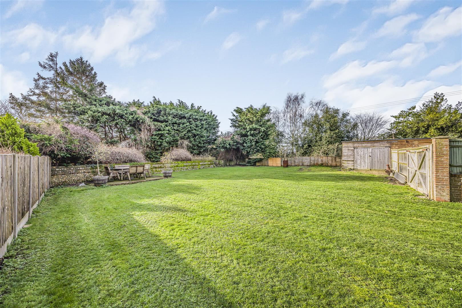 house - semi-detached for sale haresfoot close