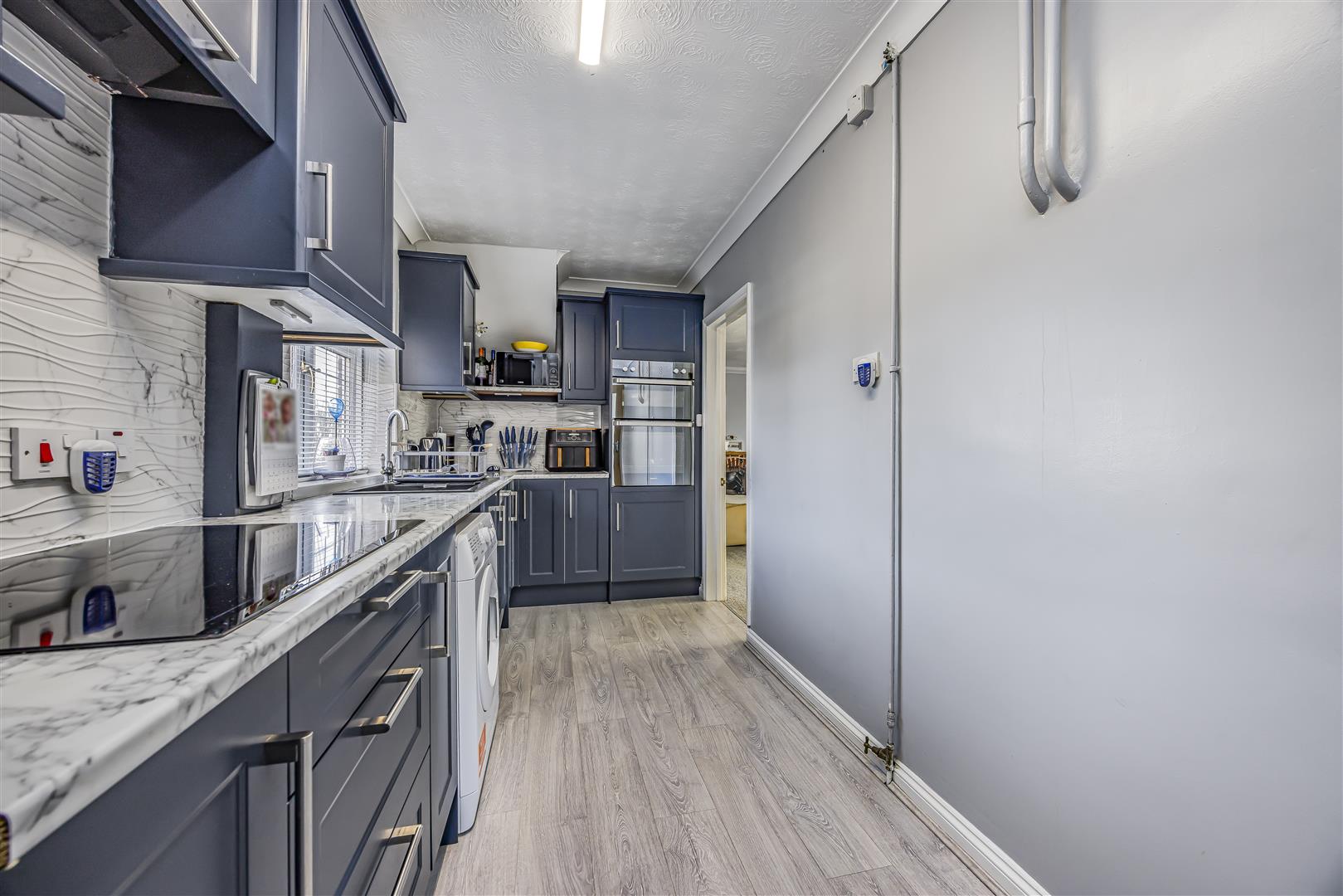 house - semi-detached for sale haresfoot close