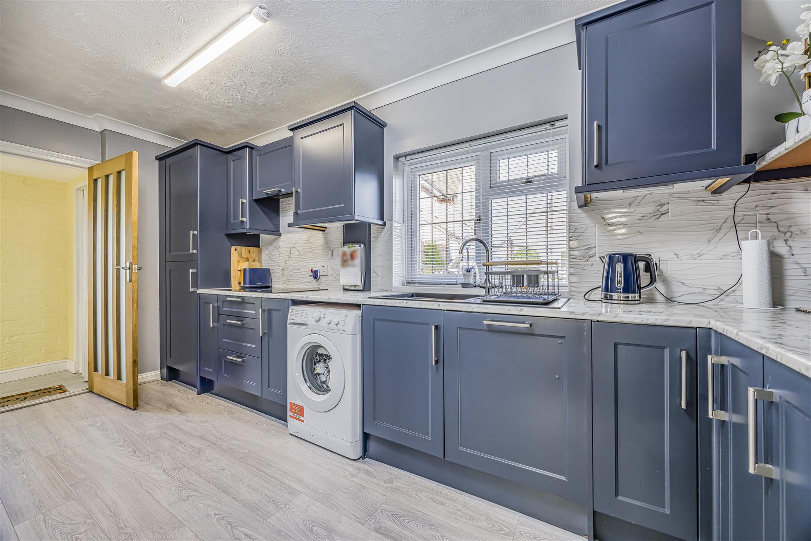 house - semi-detached for sale haresfoot close