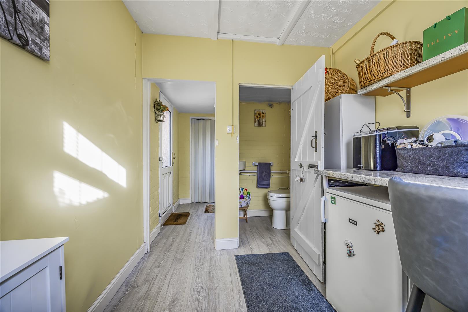 house - semi-detached for sale haresfoot close