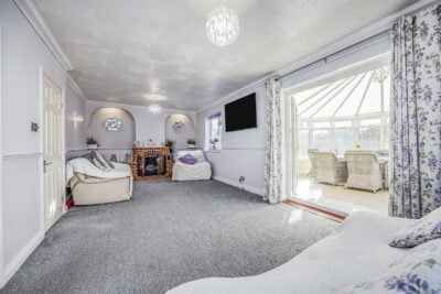 house - semi-detached for sale haresfoot close