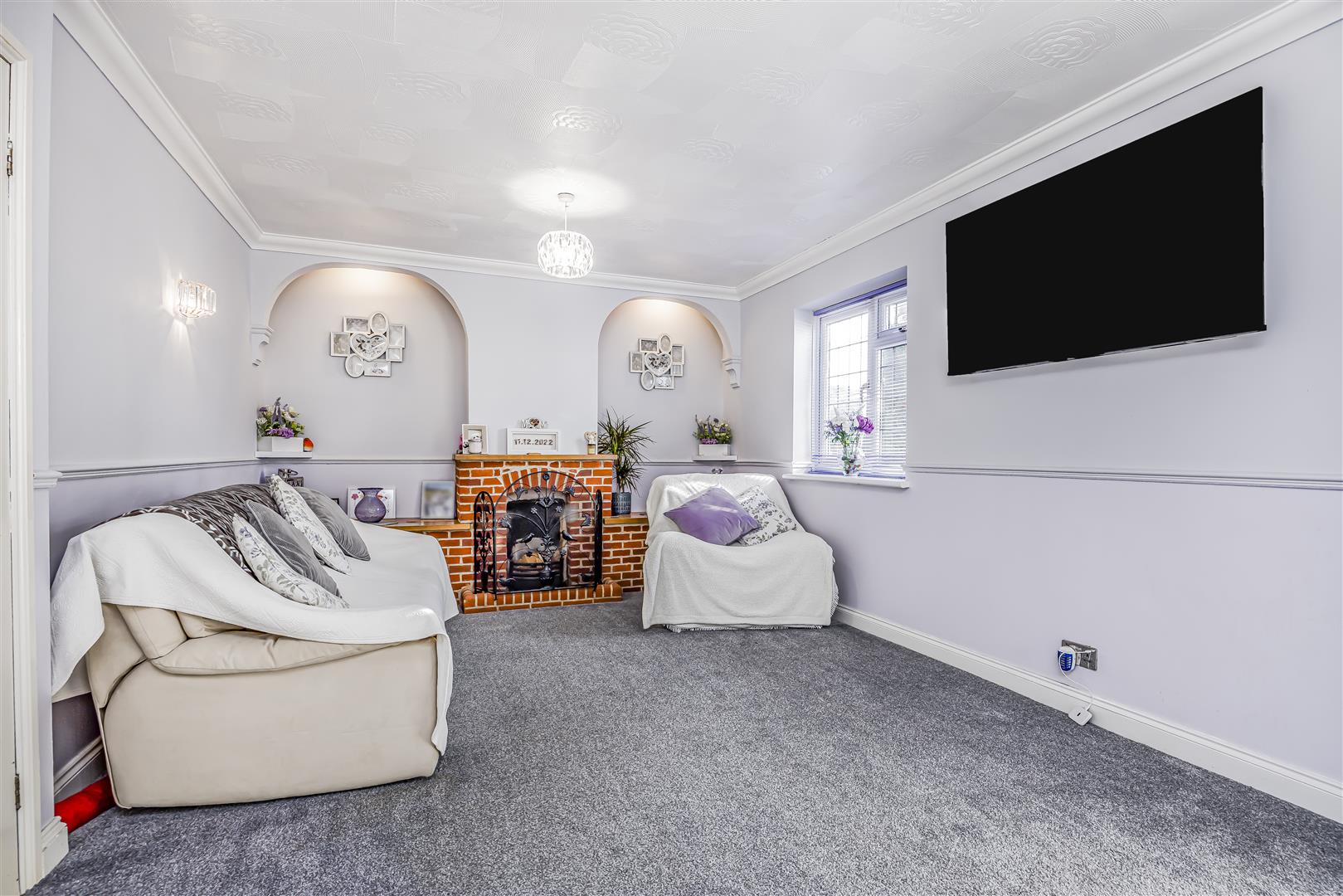 house - semi-detached for sale haresfoot close