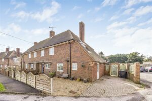 house - semi-detached for sale haresfoot close
