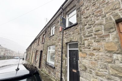 house - terraced for rent wern street