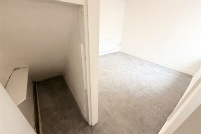 house - terraced for rent wern street