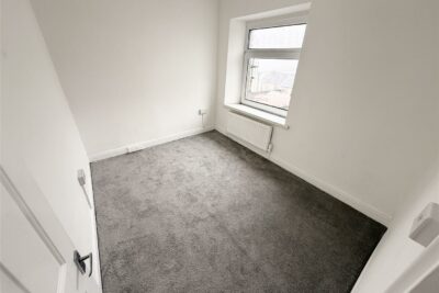 house - terraced for rent wern street