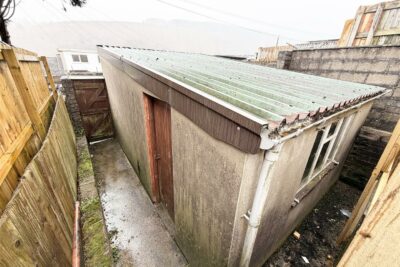 house - terraced for rent wern street