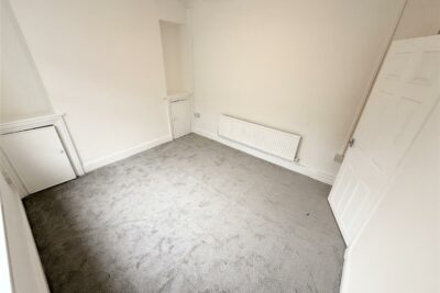 house - terraced for rent wern street