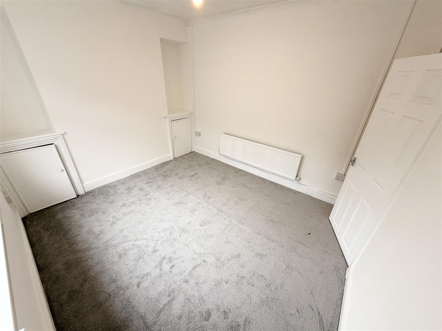 house - terraced for rent wern street