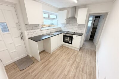 house - terraced for rent wern street