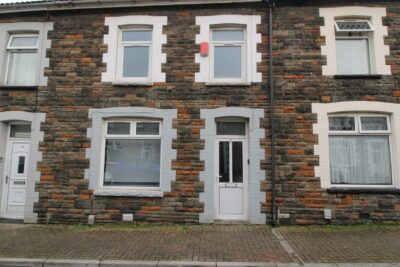 house - terraced for rent queen street