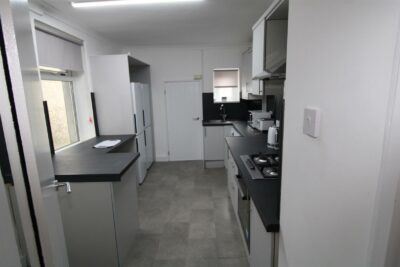 house - terraced for rent queen street