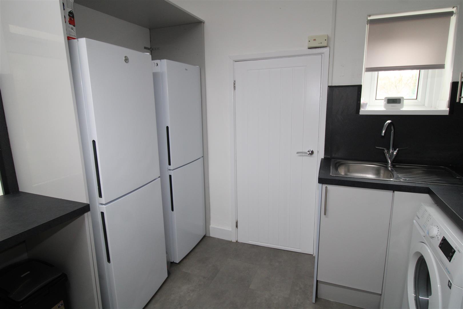 house - terraced for rent queen street