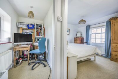 cottage for rent 19 leigh road