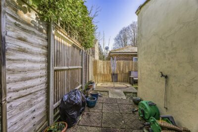 cottage for rent 19 leigh road