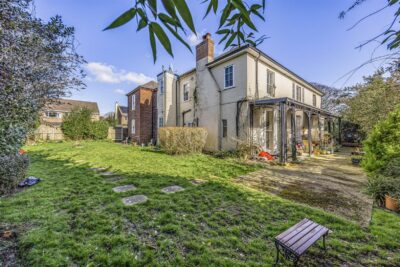 cottage for rent 19 leigh road