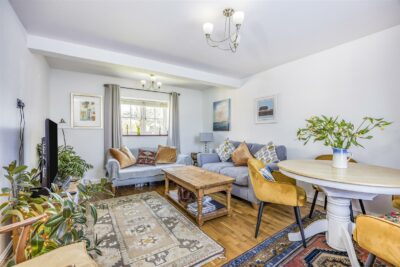 cottage for rent 19 leigh road