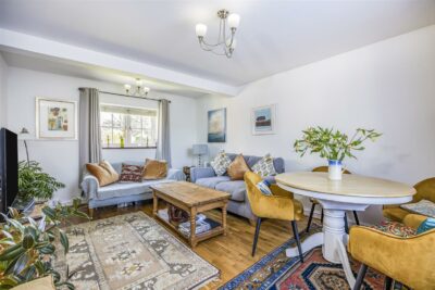 cottage for rent 19 leigh road