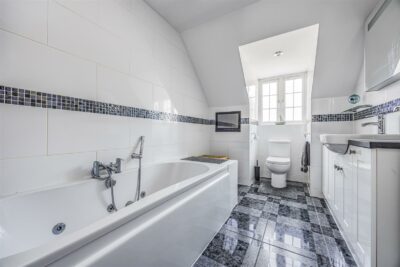 house - detached for sale letcombe place