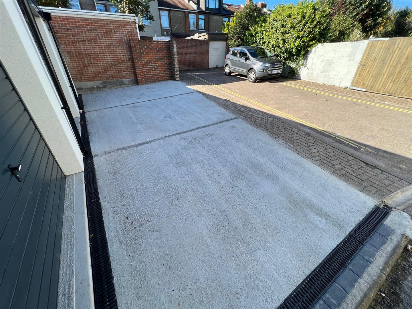 garage for sale brompton road