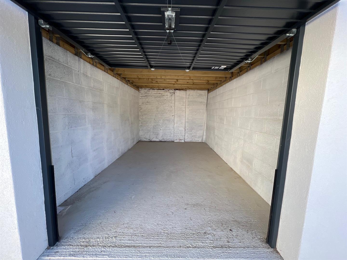 garage for sale brompton road