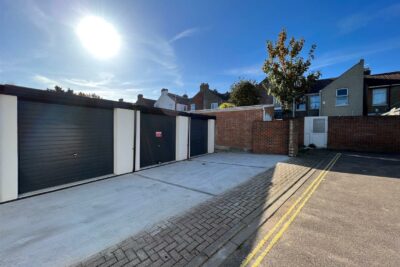 garage for sale brompton road