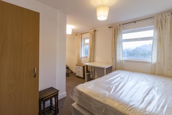 house - end terrace for sale broadway