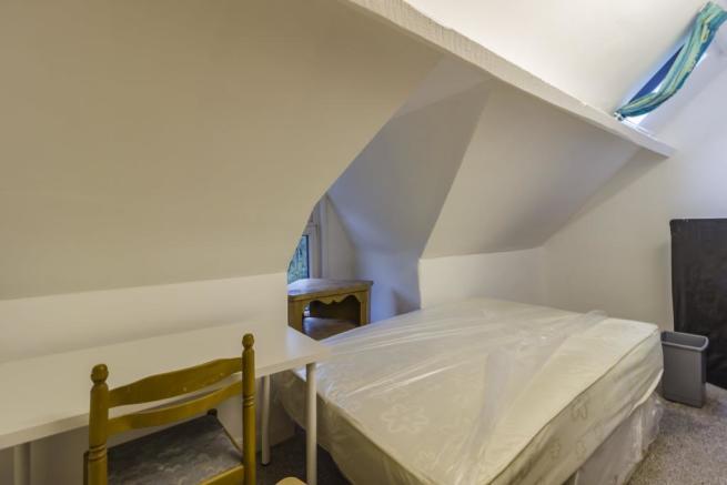 house - end terrace for sale broadway