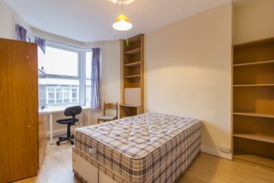 house - end terrace for sale broadway