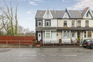 house - end terrace for sale broadway