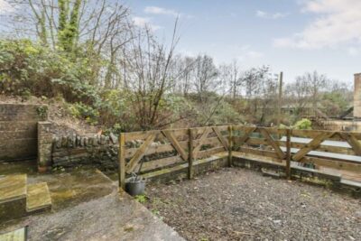 house - end terrace for sale broadway