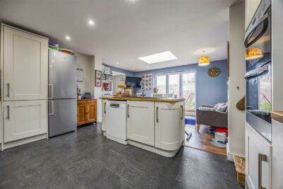 house for sale camelia close