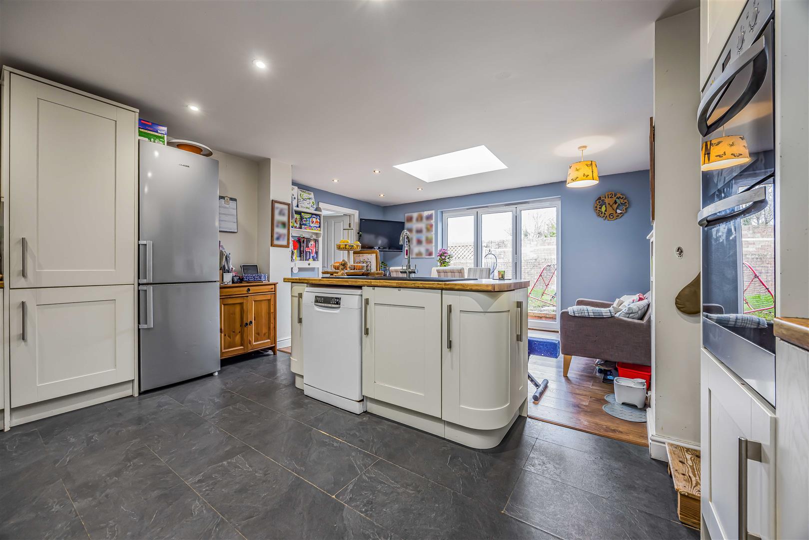 house for sale camelia close