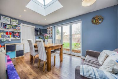 house for sale camelia close