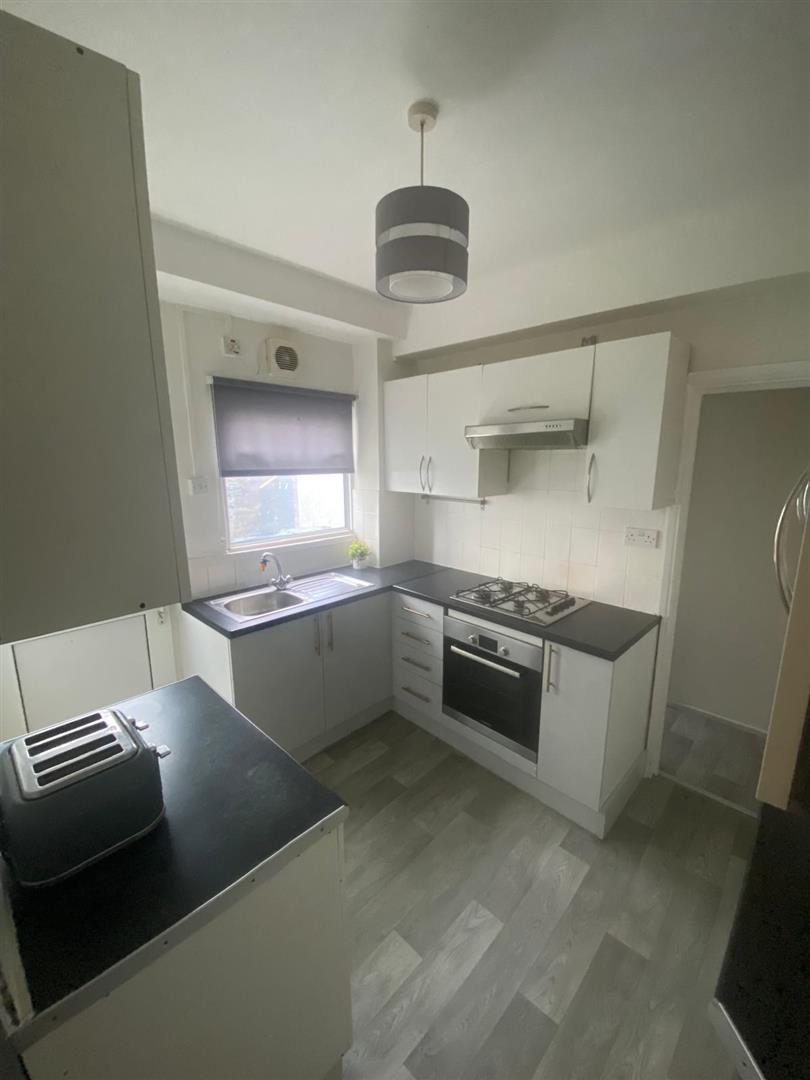 room for rent llantwit road