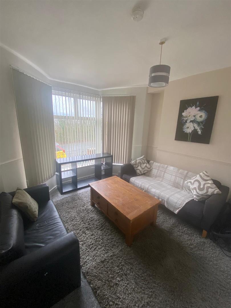 room for rent llantwit road